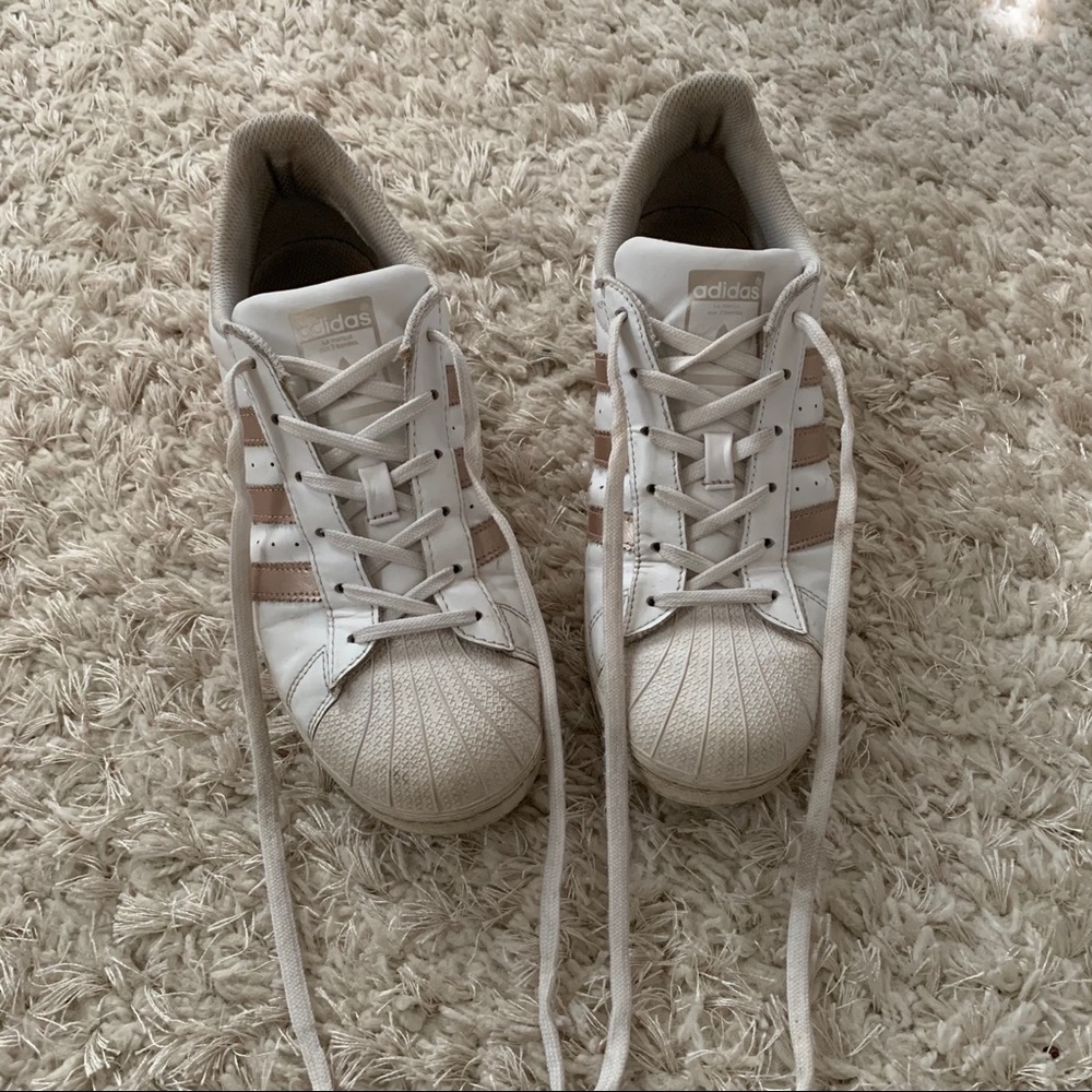 ADIDA SUPERSTARS
